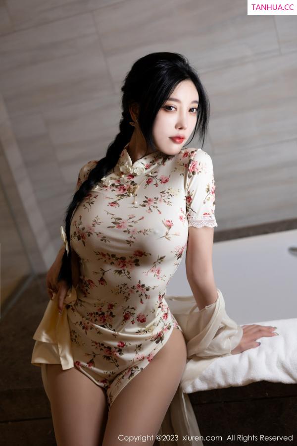 杨晨晨 sugar小甜心CC [XiuRen]高清写真图 2023.09.08 No.7363 杨晨晨Yome 旗袍美腿第44张图片